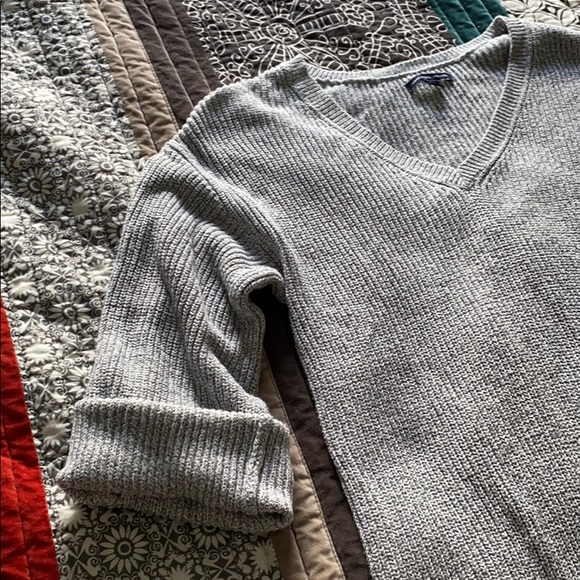 Grey Sweater- American Eagle - Picture 4 of 7